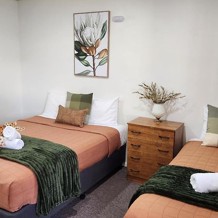 Affordable Gold City Motel Charters Towers Ngoại thất bức ảnh