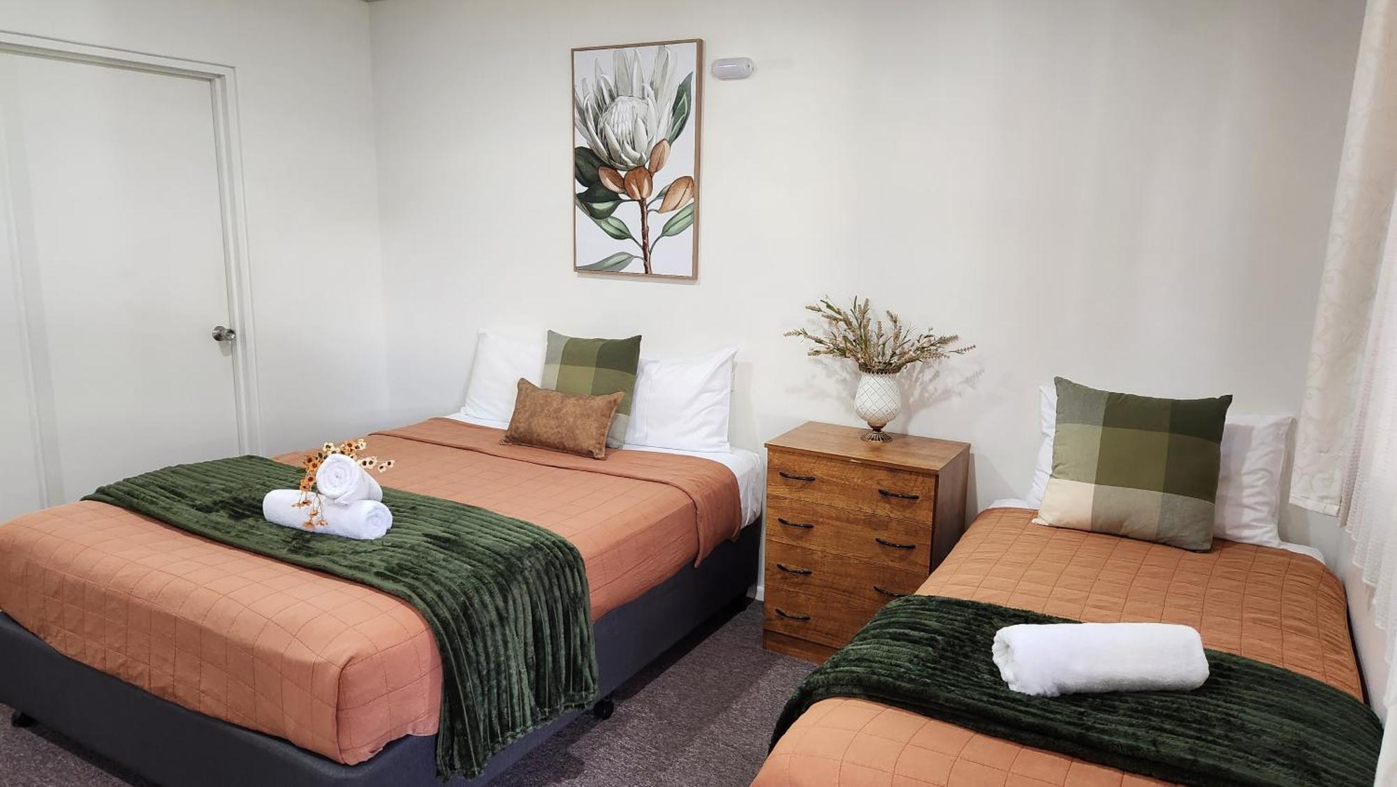 Affordable Gold City Motel Charters Towers Ngoại thất bức ảnh